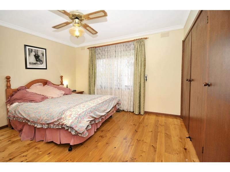 240 Sterling Drive, Keilor East VIC 3033