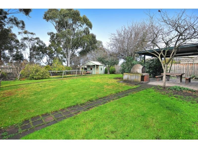 240 Sterling Drive, Keilor East VIC 3033
