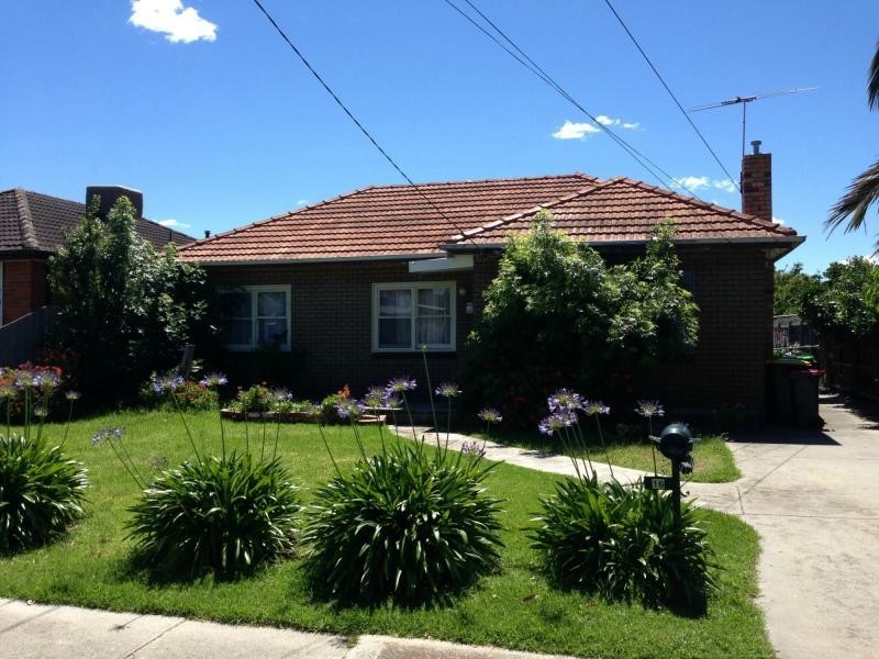 16 Deutscher Street, Avondale Heights VIC 3034