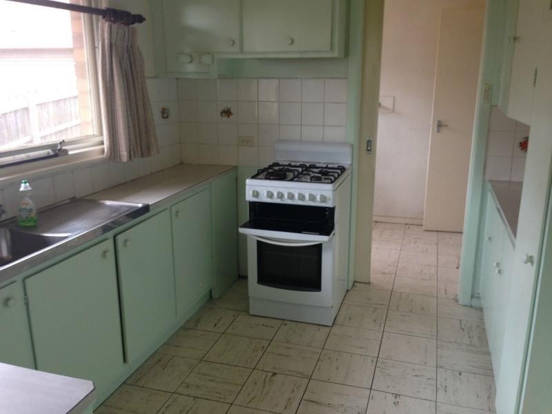 4 Ian Crescent, Airport West VIC 3042