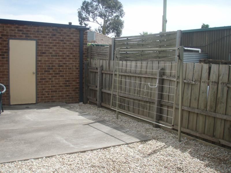 Unit 3/26 Waratah Avenue, Tullamarine VIC 3043