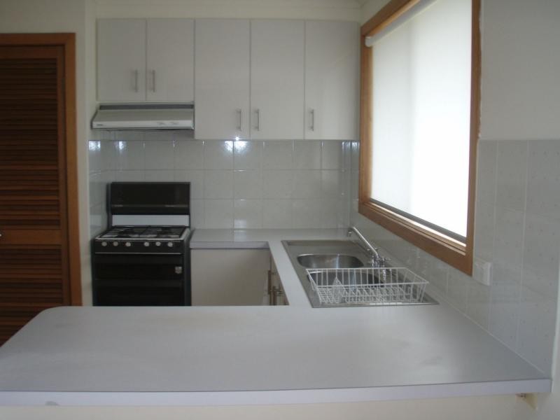 2/46 Somerset Drive, Sunshine North VIC 3020