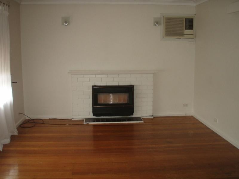 14 The Crossway  South, Avondale Heights VIC 3034