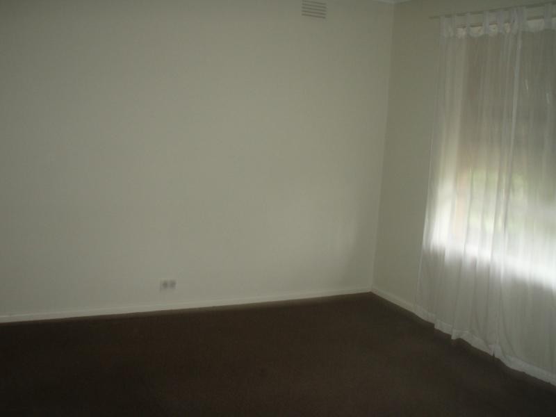 14 The Crossway  South, Avondale Heights VIC 3034