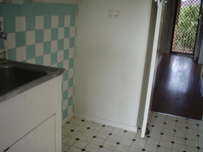 14 The Crossway  South, Avondale Heights VIC 3034