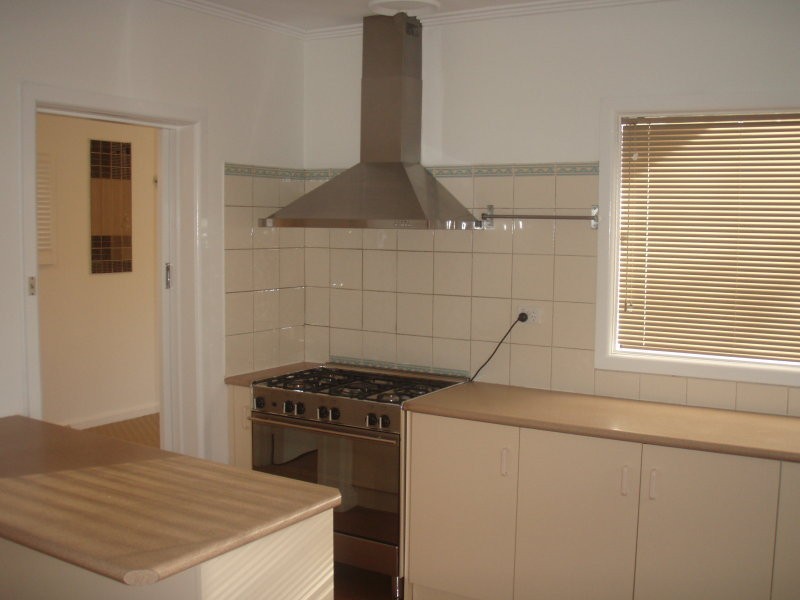 2 Wingara Avenue, Keilor East VIC 3033