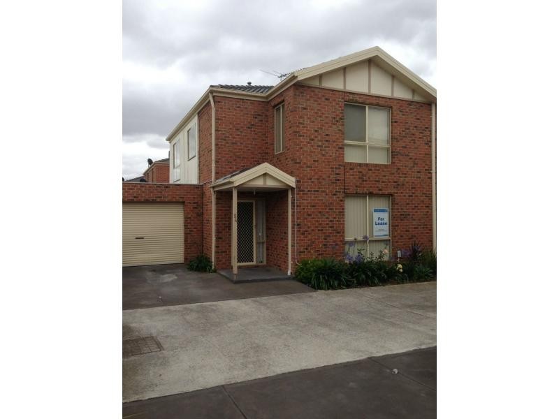 52 Village Avenue, Taylors Lakes VIC 3038