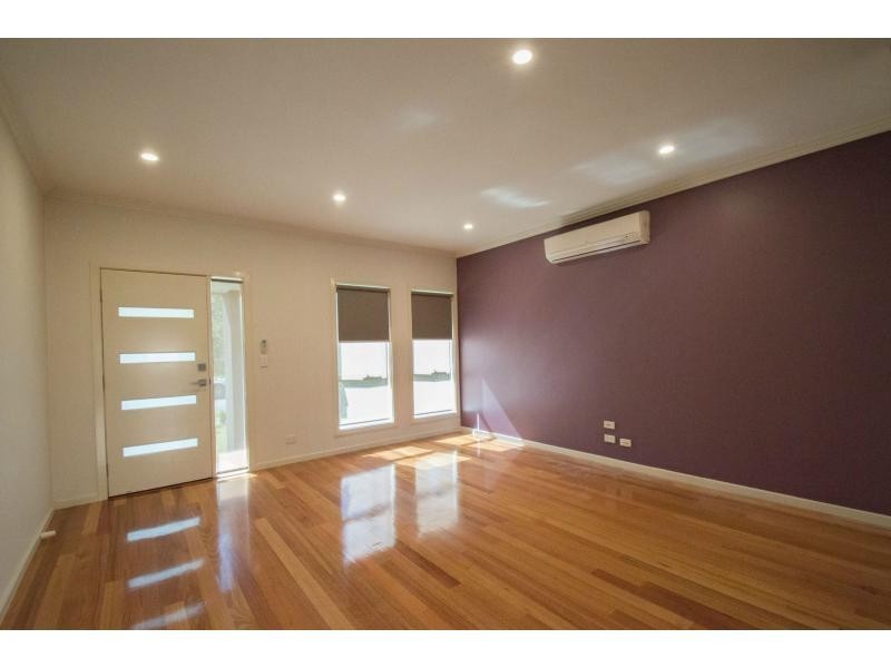 2/26 Henderson Road, Tullamarine VIC 3043