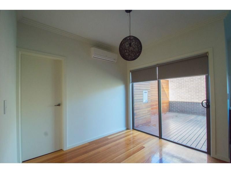 2/26 Henderson Road, Tullamarine VIC 3043