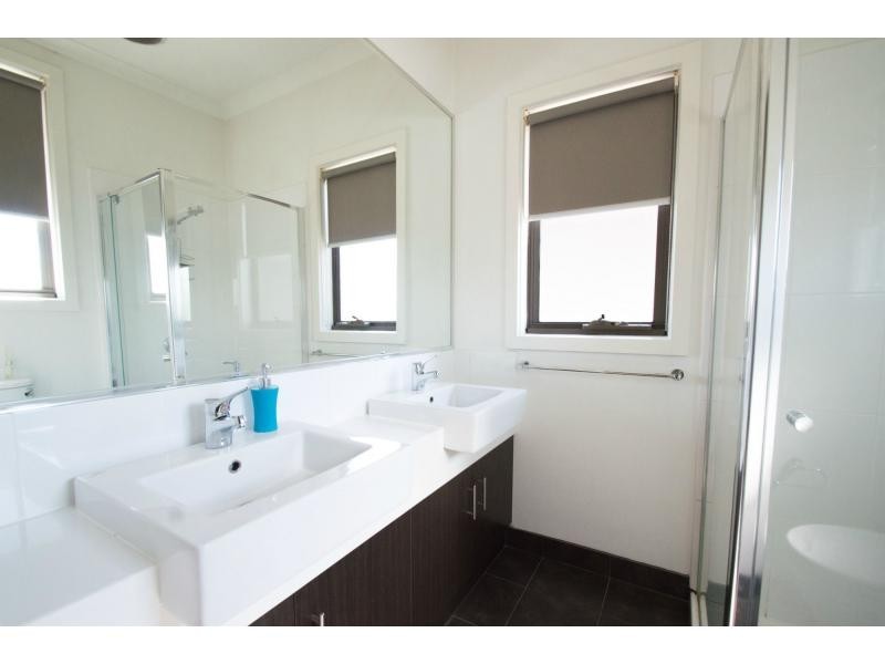 2/26 Henderson Road, Tullamarine VIC 3043