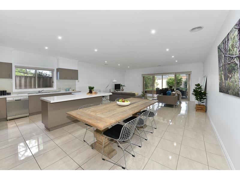 9 Riverview Street, Avondale Heights VIC 3034