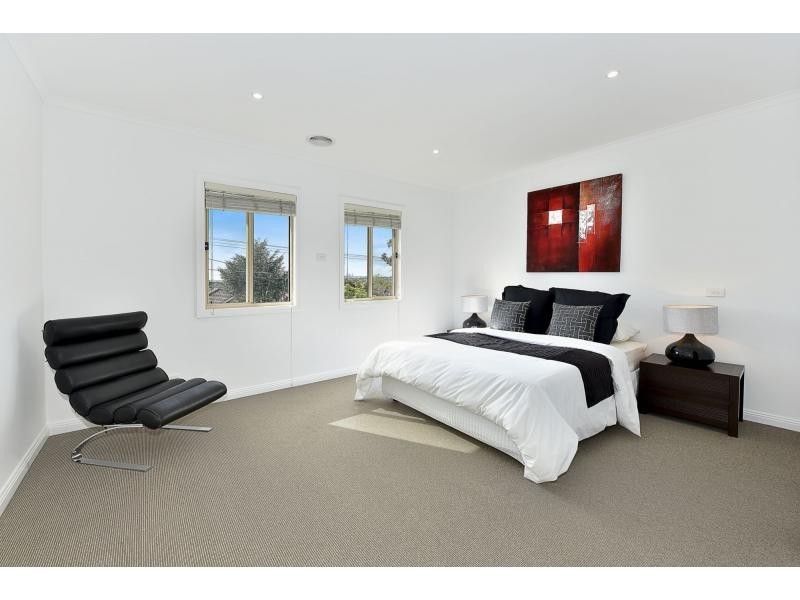 9 Riverview Street, Avondale Heights VIC 3034