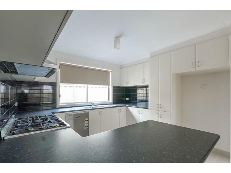 8 Billy Buttons Avenue, Cairnlea VIC 3023
