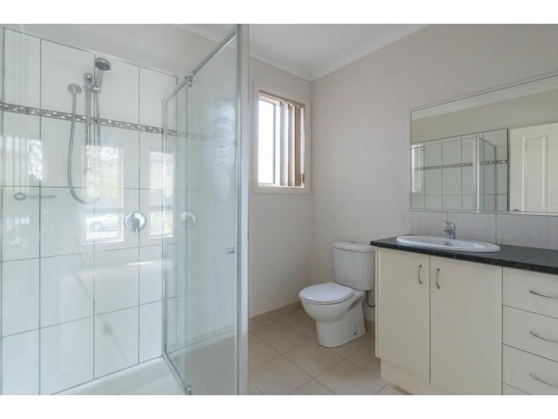 8 Billy Buttons Avenue, Cairnlea VIC 3023