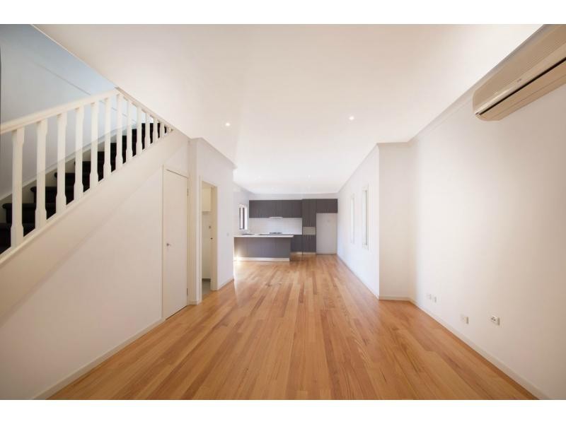 1/10 Arvern Avenue, Avondale Heights VIC 3034