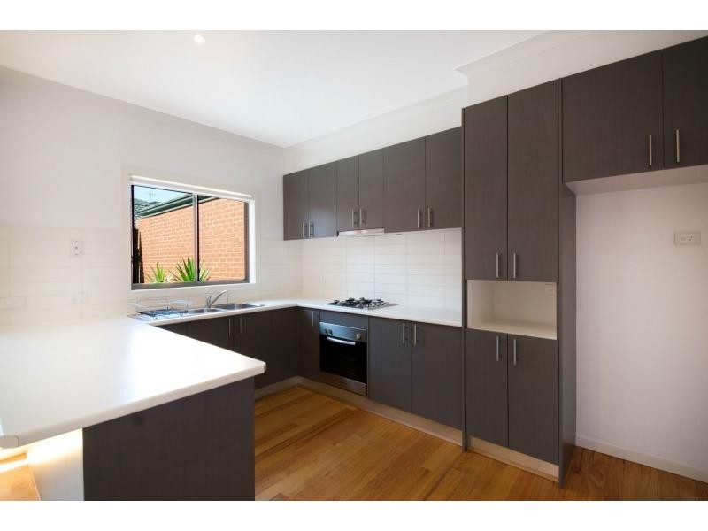 1/10 Arvern Avenue, Avondale Heights VIC 3034