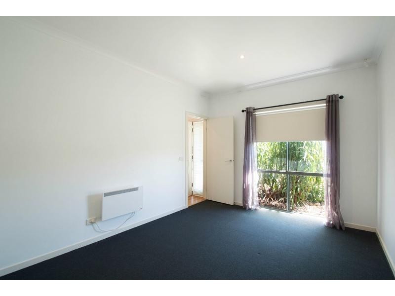 1/10 Arvern Avenue, Avondale Heights VIC 3034