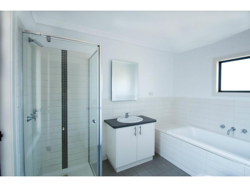 1/10 Arvern Avenue, Avondale Heights VIC 3034