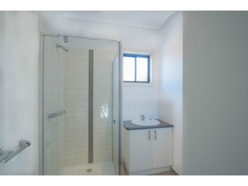 1/10 Arvern Avenue, Avondale Heights VIC 3034