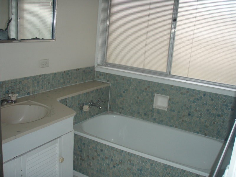 24 Dunfield Drive, Gladstone Park VIC 3043
