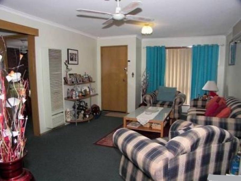 Unit 1/9 Raymond Street, Melton South VIC 3338
