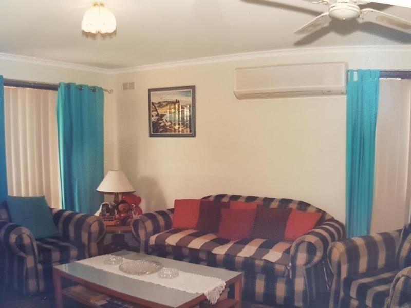 Unit 1/9 Raymond Street, Melton South VIC 3338