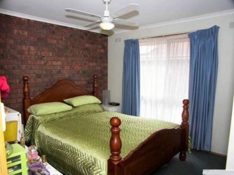Unit 1/9 Raymond Street, Melton South VIC 3338