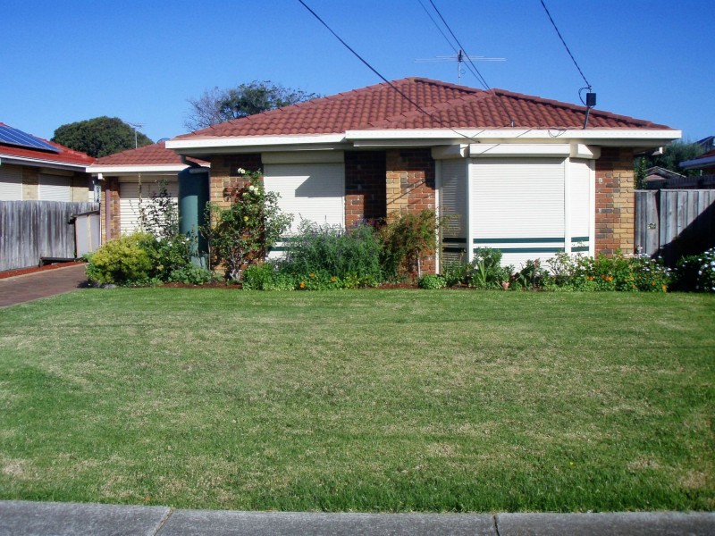 15 Dumas Avenue, Avondale Heights VIC 3034