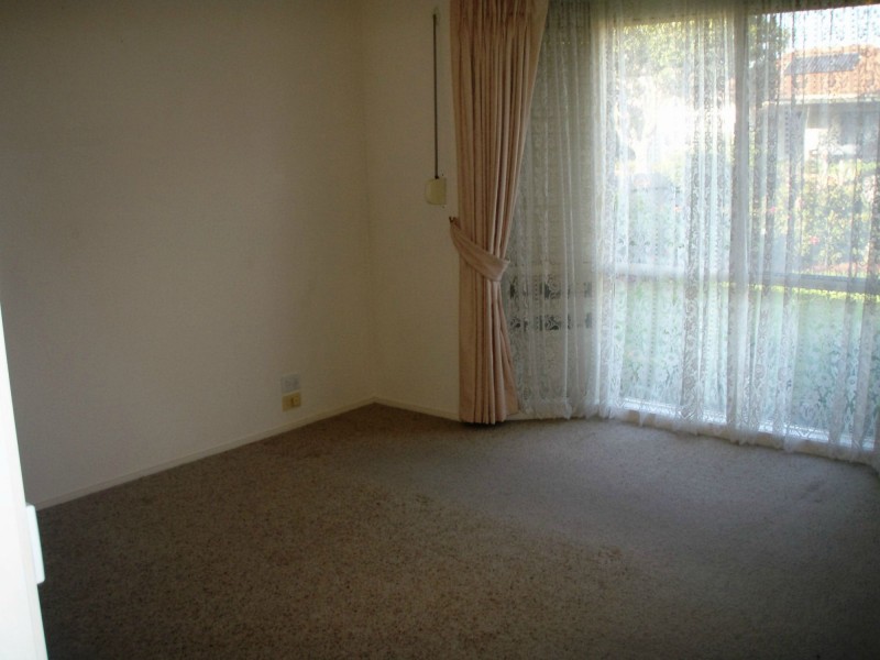 15 Dumas Avenue, Avondale Heights VIC 3034