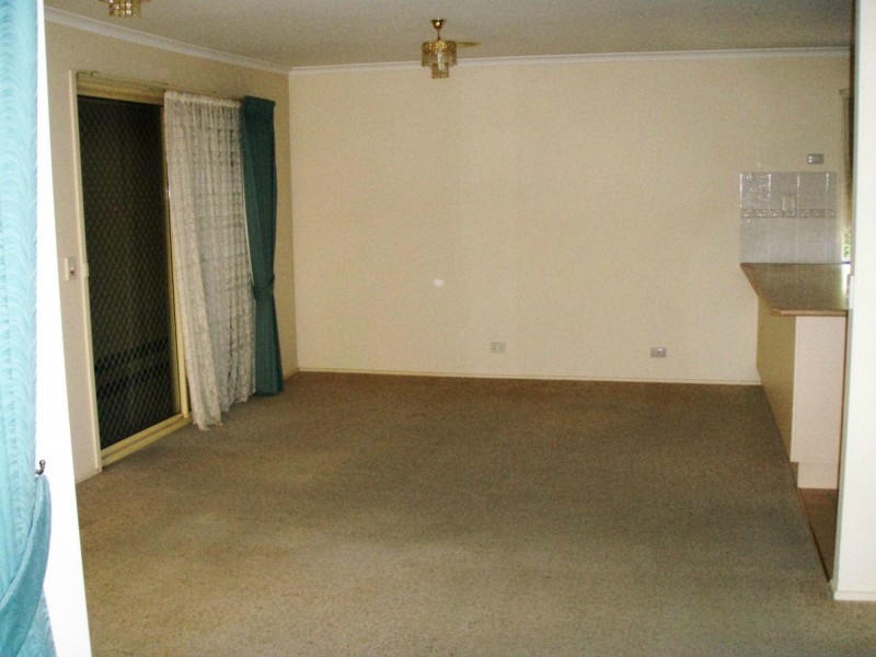 15 Dumas Avenue, Avondale Heights VIC 3034