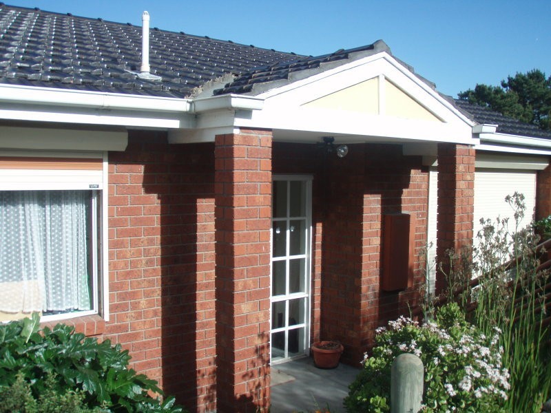 1/13 Laura Grove, Avondale Heights VIC 3034