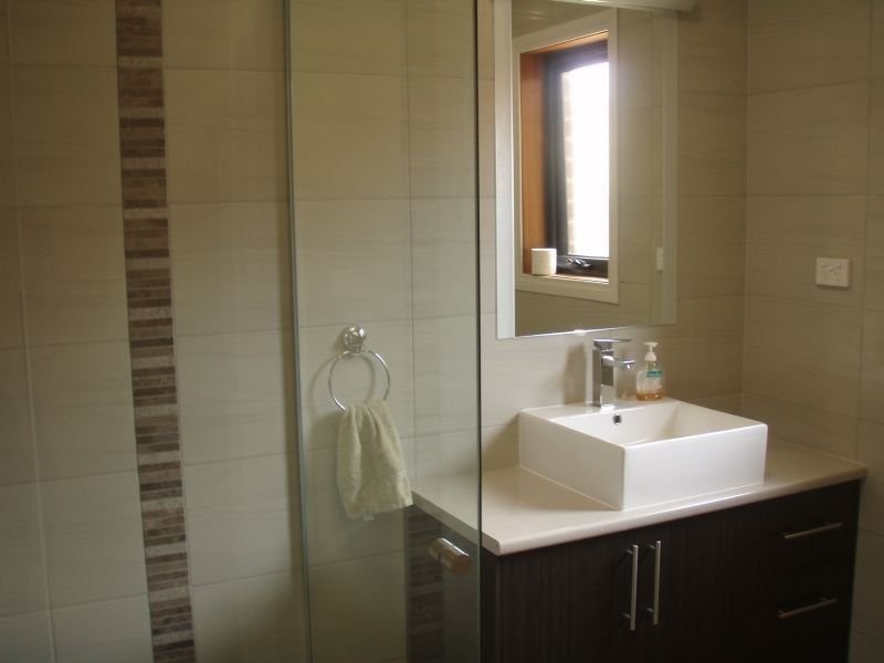 2/83 Graham Street, Sunshine VIC 3020