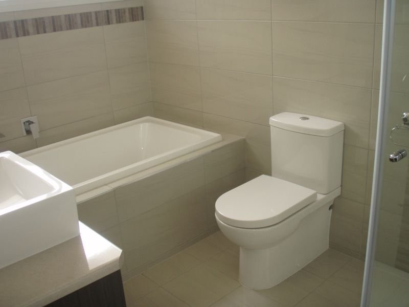 2/83 Graham Street, Sunshine VIC 3020