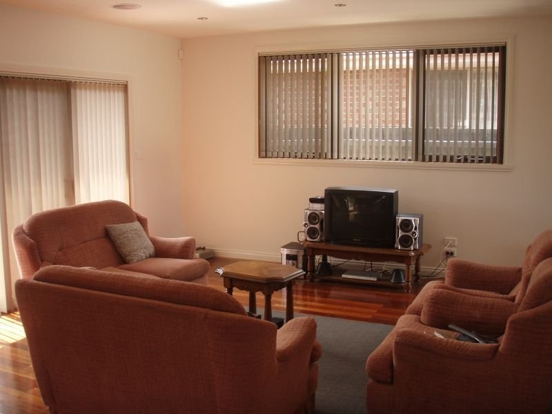 2/83 Graham Street, Sunshine VIC 3020