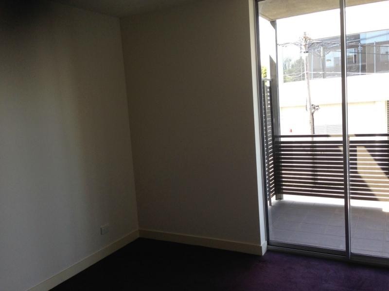 8 136-144 Bell Street, Coburg VIC 3058