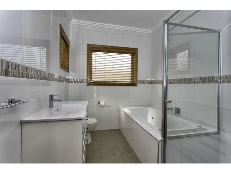 3/24 Wingara Avenue, Keilor East VIC 3033