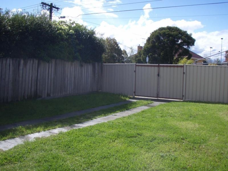 2 Centreway, Keilor East VIC 3033