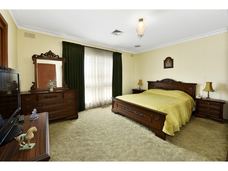 2 Russelton St, Keilor Park VIC 3042