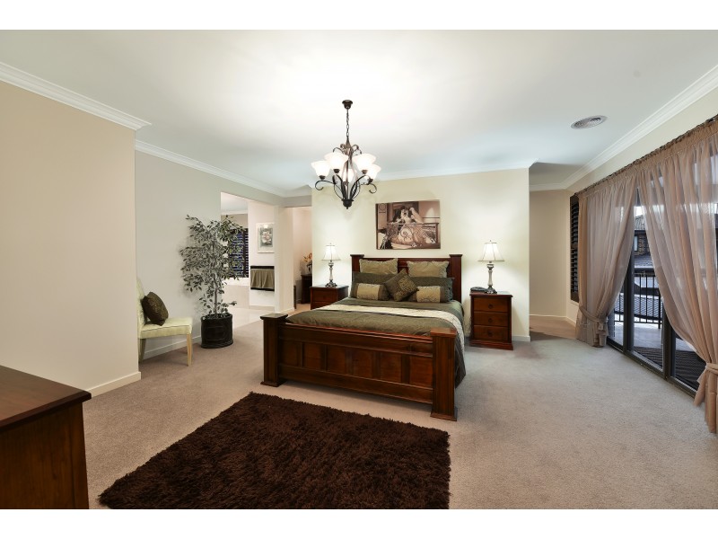 5 Austin Ct, Taylors Hill VIC 3037