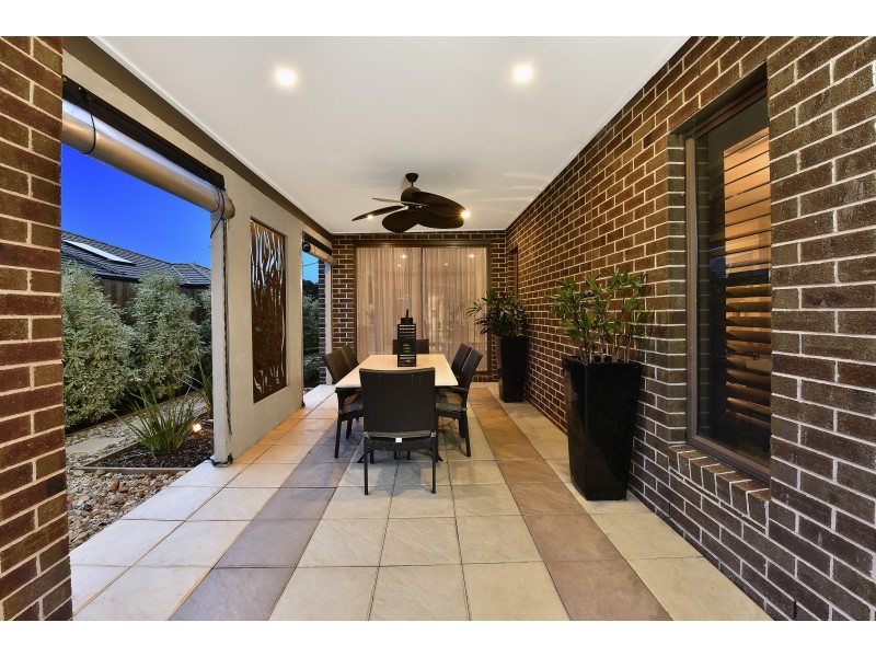 5 Austin Ct, Taylors Hill VIC 3037