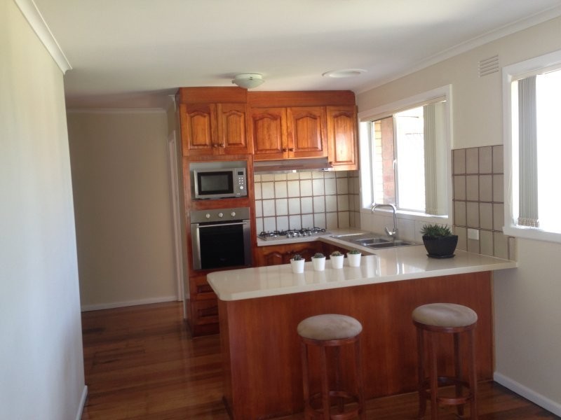 8 Bordeaux Street, Avondale Heights VIC 3034