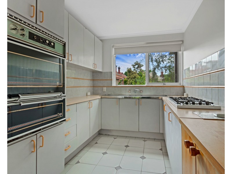 4/18 Raleigh St, Essendon VIC 3040