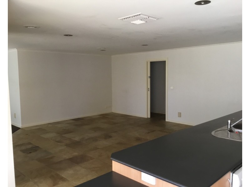 12 Englewood Ct, Hillside VIC 3037