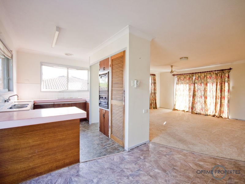 83 Dandenong Road, Jamboree Heights QLD 4074