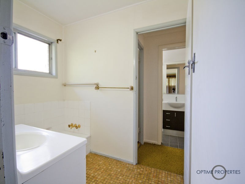 83 Dandenong Road, Jamboree Heights QLD 4074