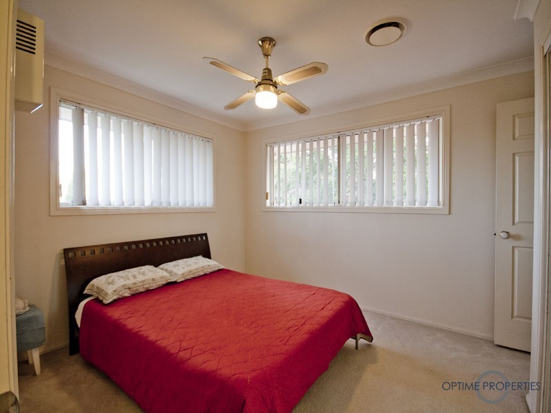 11 Mcinnes Place, Mount Ommaney QLD 4074