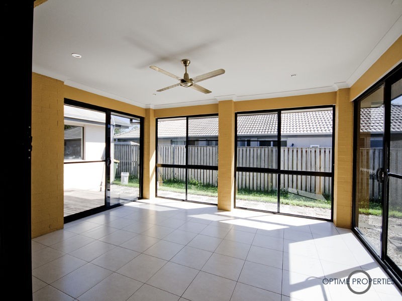 38 Paperbark Crescent, Heathwood QLD 4110