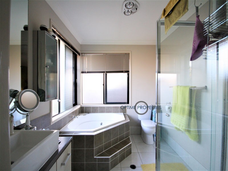 38 Paperbark Crescent, Heathwood QLD 4110