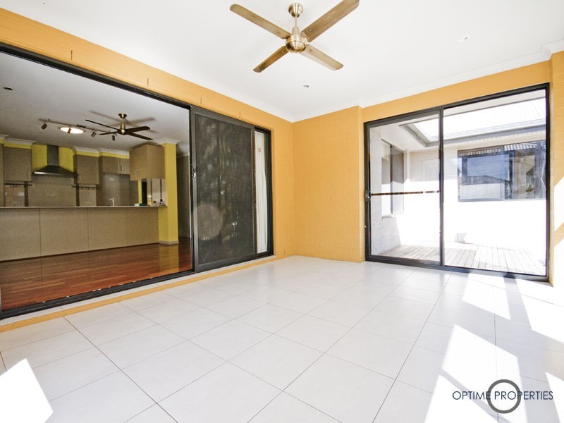 38 Paperbark Crescent, Heathwood QLD 4110