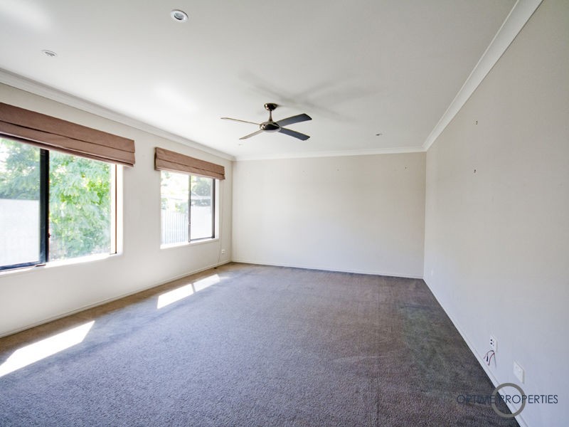 38 Paperbark Crescent, Heathwood QLD 4110